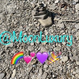 @moonluxury
